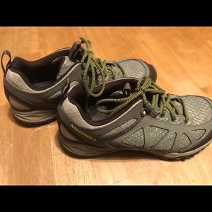 Women’s Merrell Moab size 9